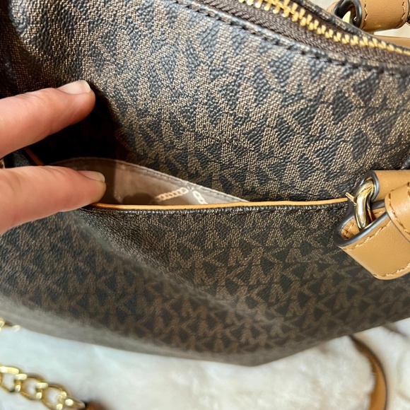 NWT Michael Kors Brown Monogram Jet Set 2way Tote includes 2 long straps - Picture 3 of 4
